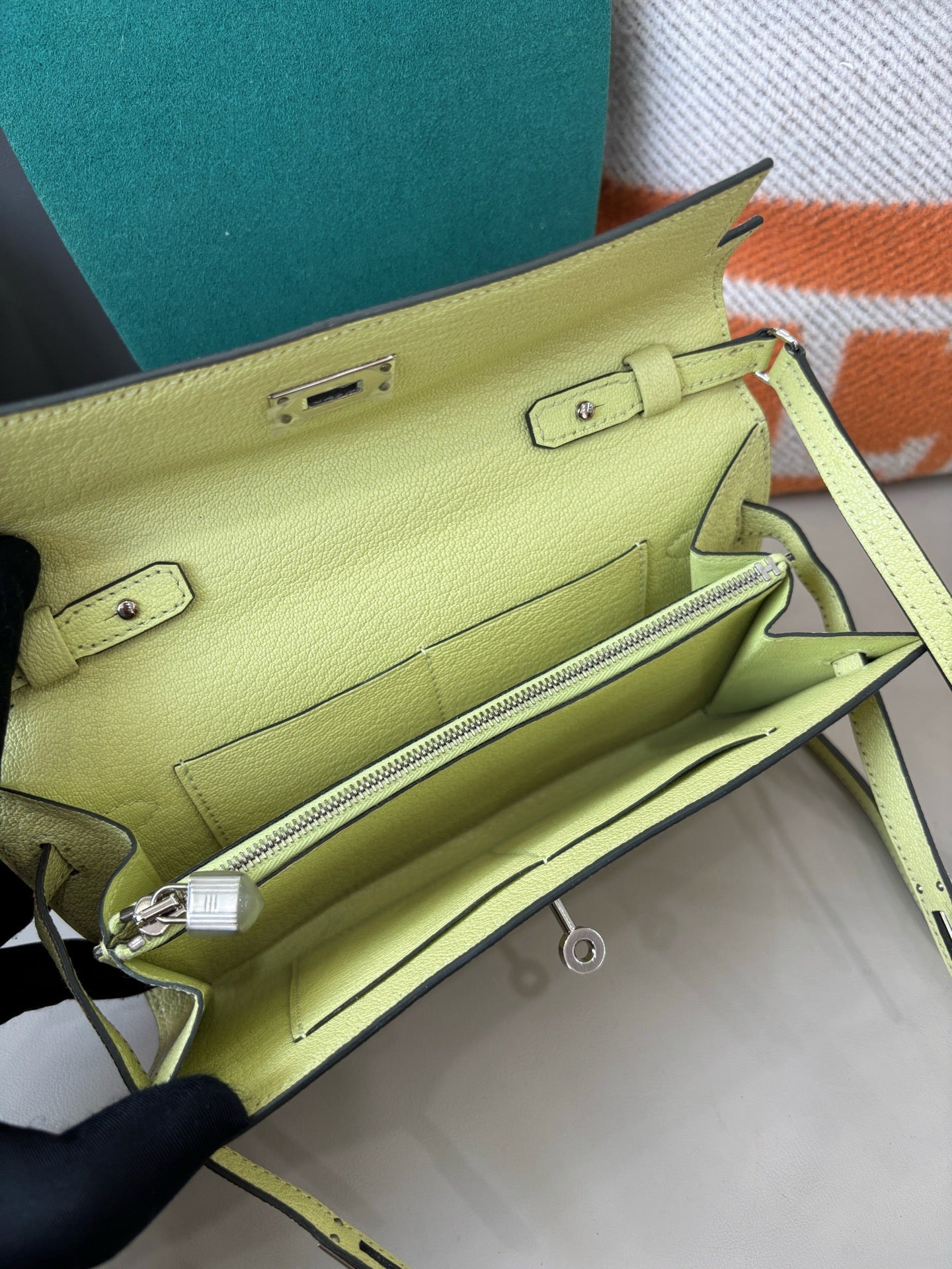 Hermès Kelly To Go — R9 Light Sprout Yellow