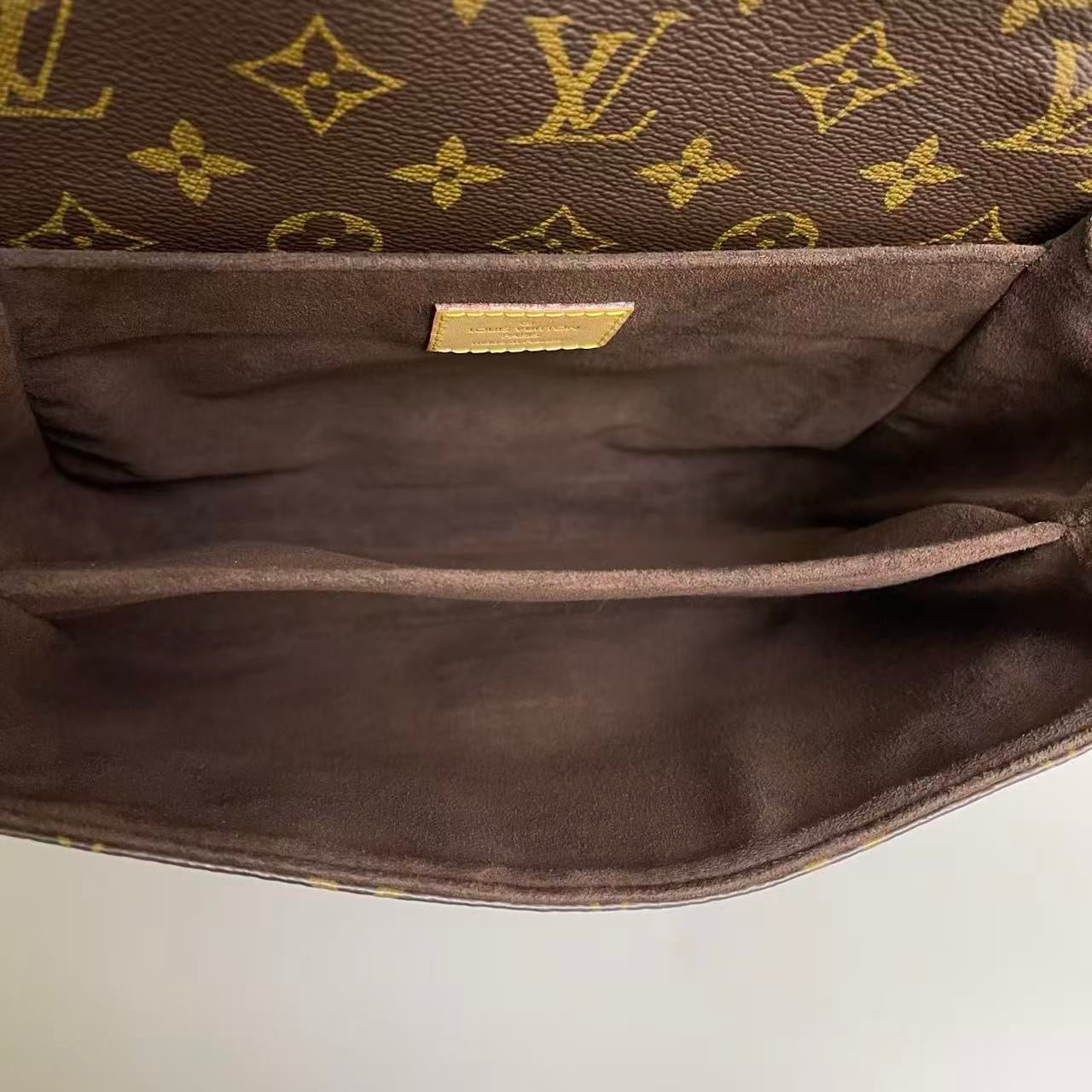Louis Vuitton Monogram Messenger Bag