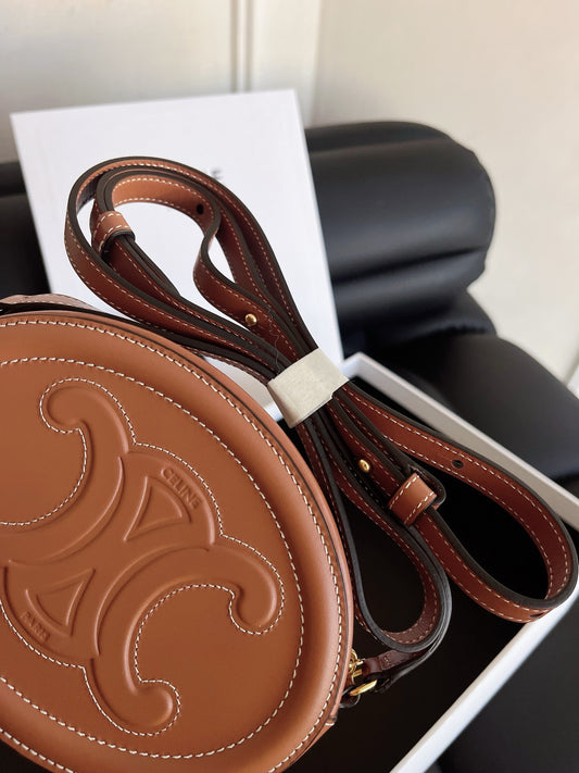 CELINE Cuir Triomphe Bag