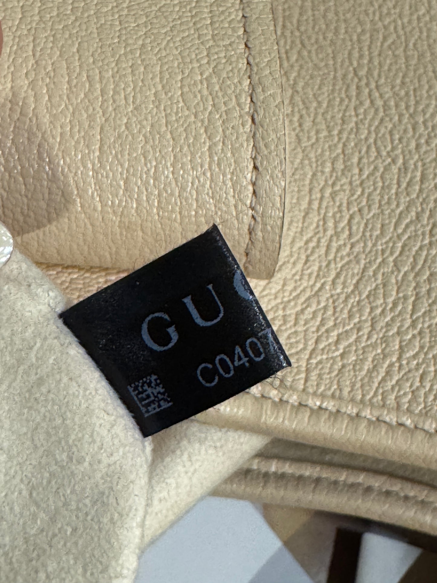 Gucci Aphrodite Hobo — Cream White Leather with Vintage Gold GG