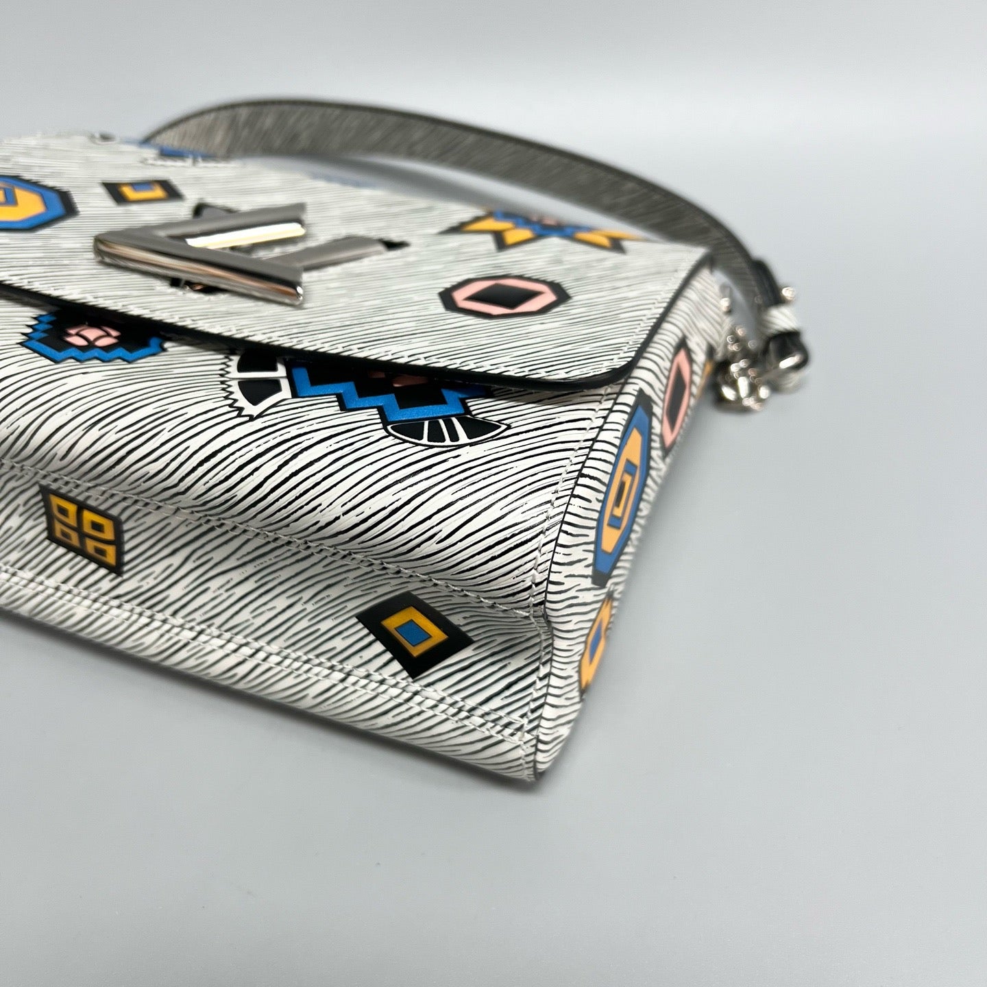 Louis Vuitton Twist Medium Chain Bag