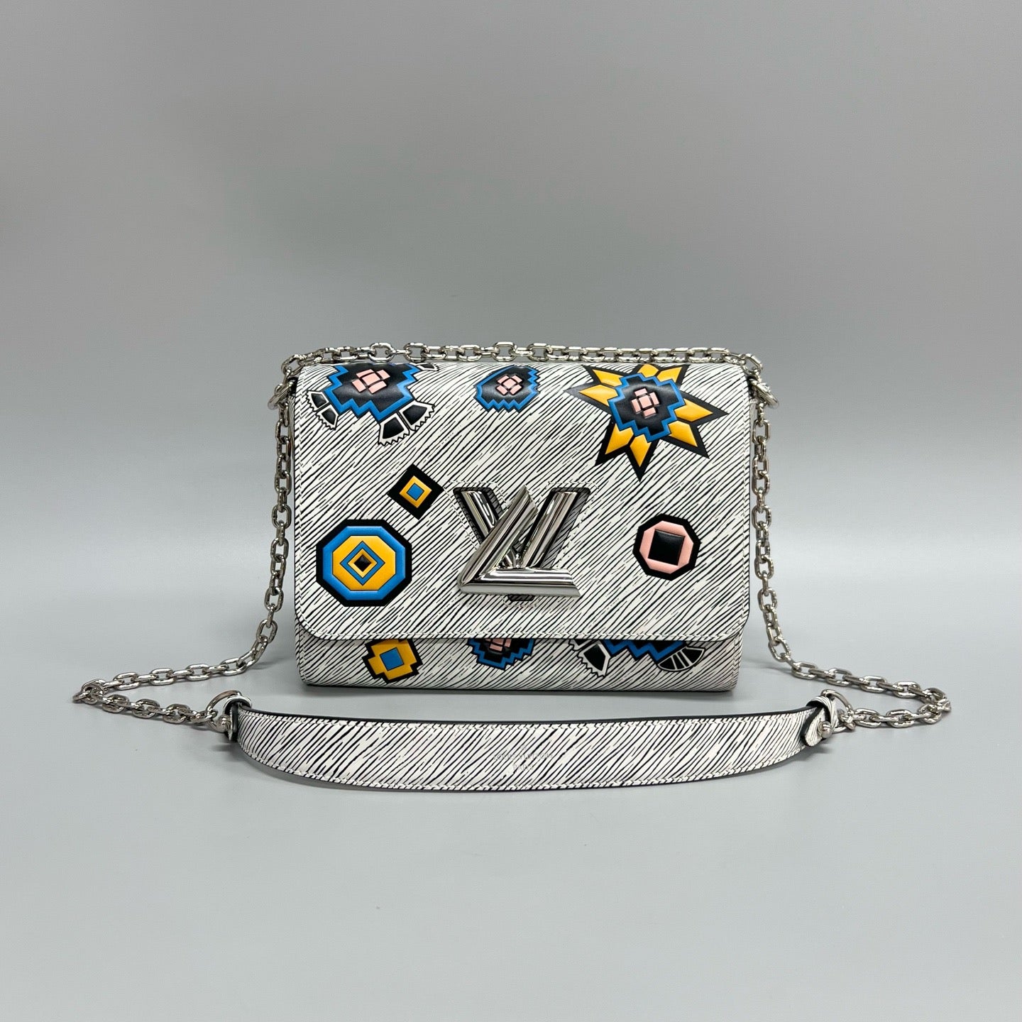 Louis Vuitton Twist Medium Chain Bag
