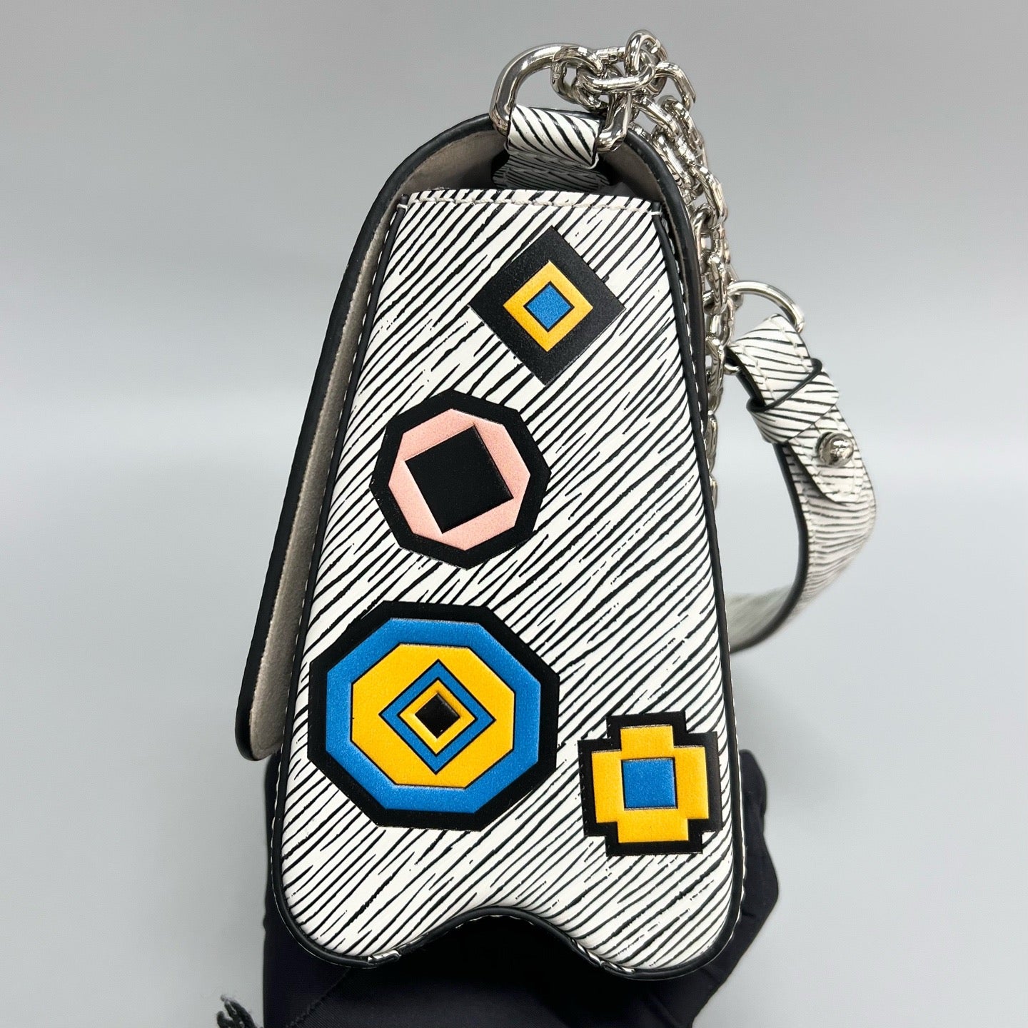 Louis Vuitton Twist Medium Chain Bag