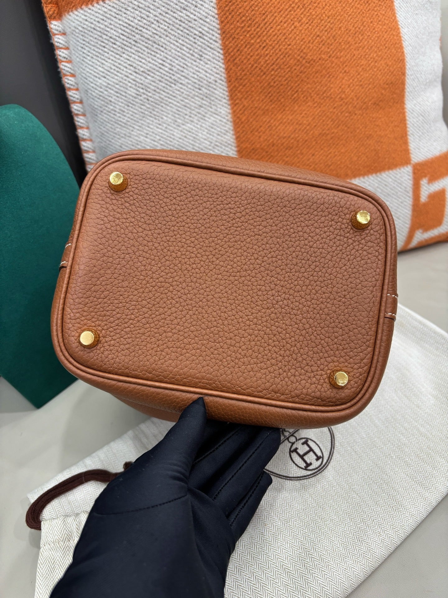 Hermès Picotin 18 — Gold