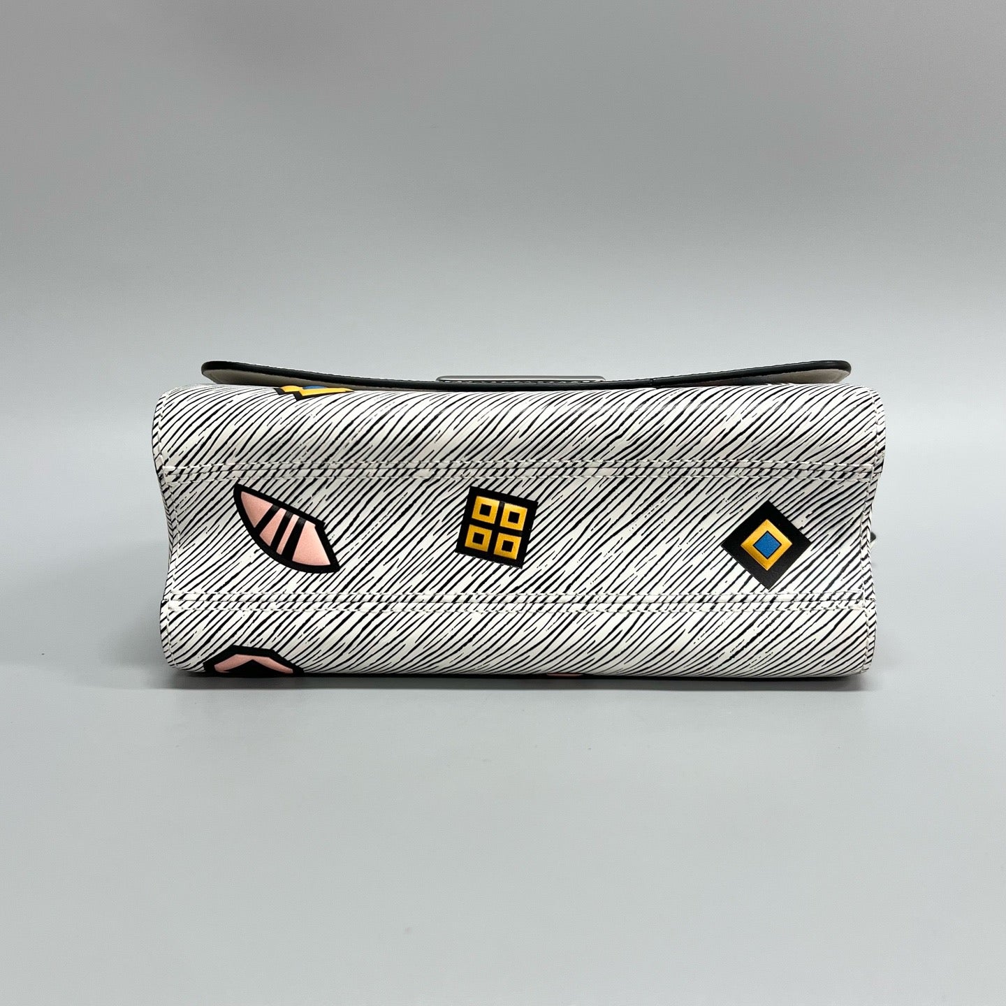 Louis Vuitton Twist Medium Chain Bag