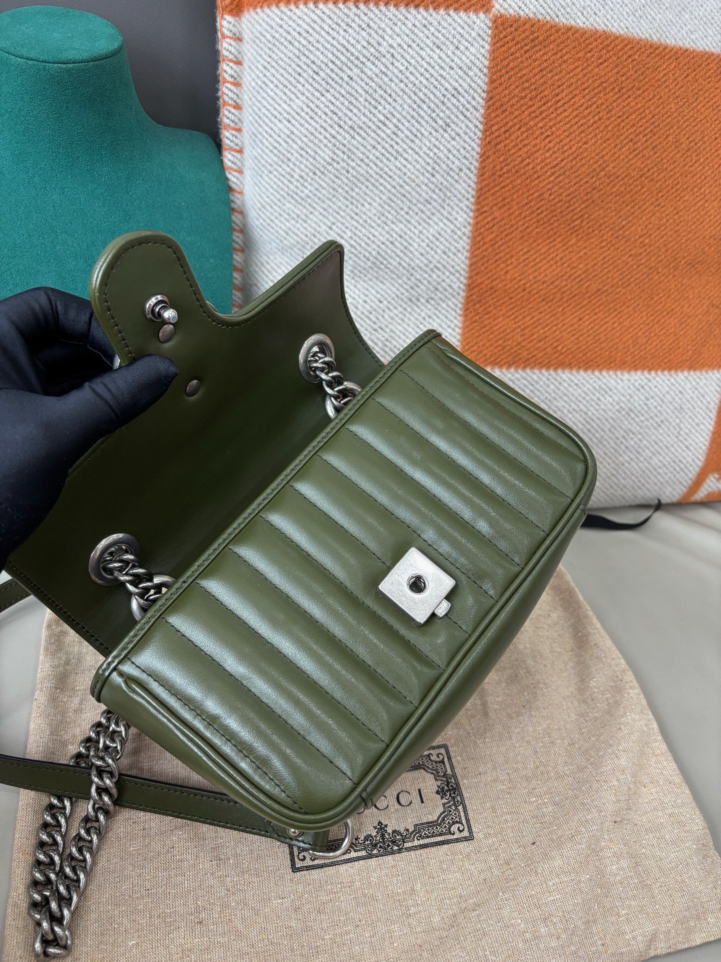 Gucci Marmont 22 Shoulder Bag