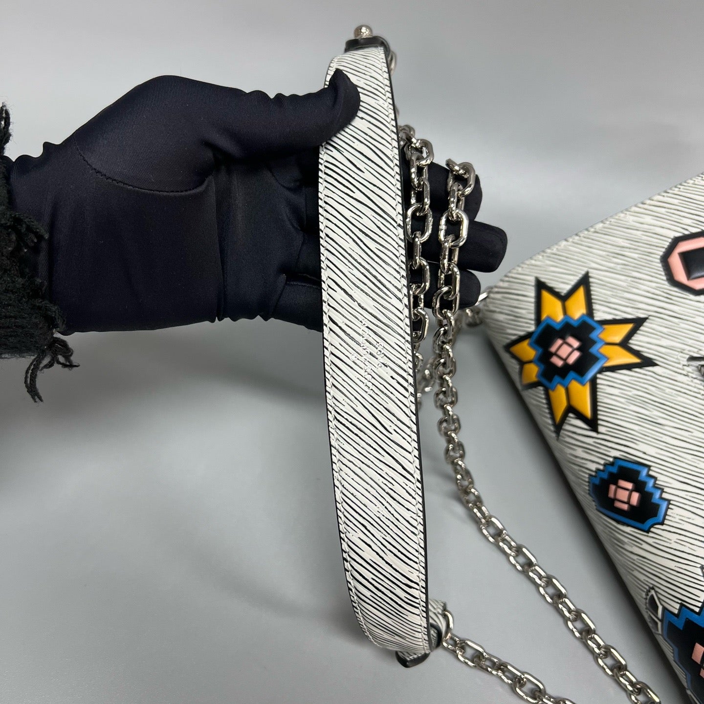 Louis Vuitton Twist Medium Chain Bag