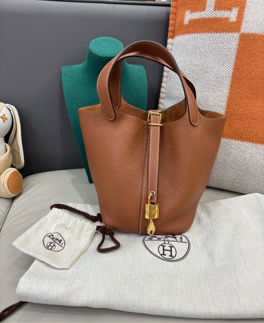 Hermès Picotin 18 — Gold