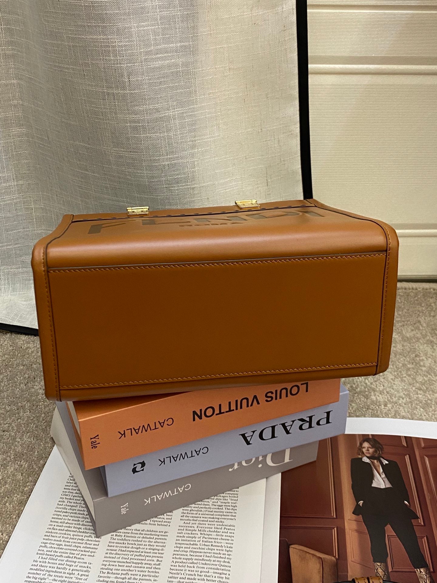 Fendi Sunshine Small Tote Bag – Carame