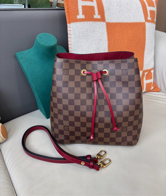 Louis Vuitton Medium Bucket Bag