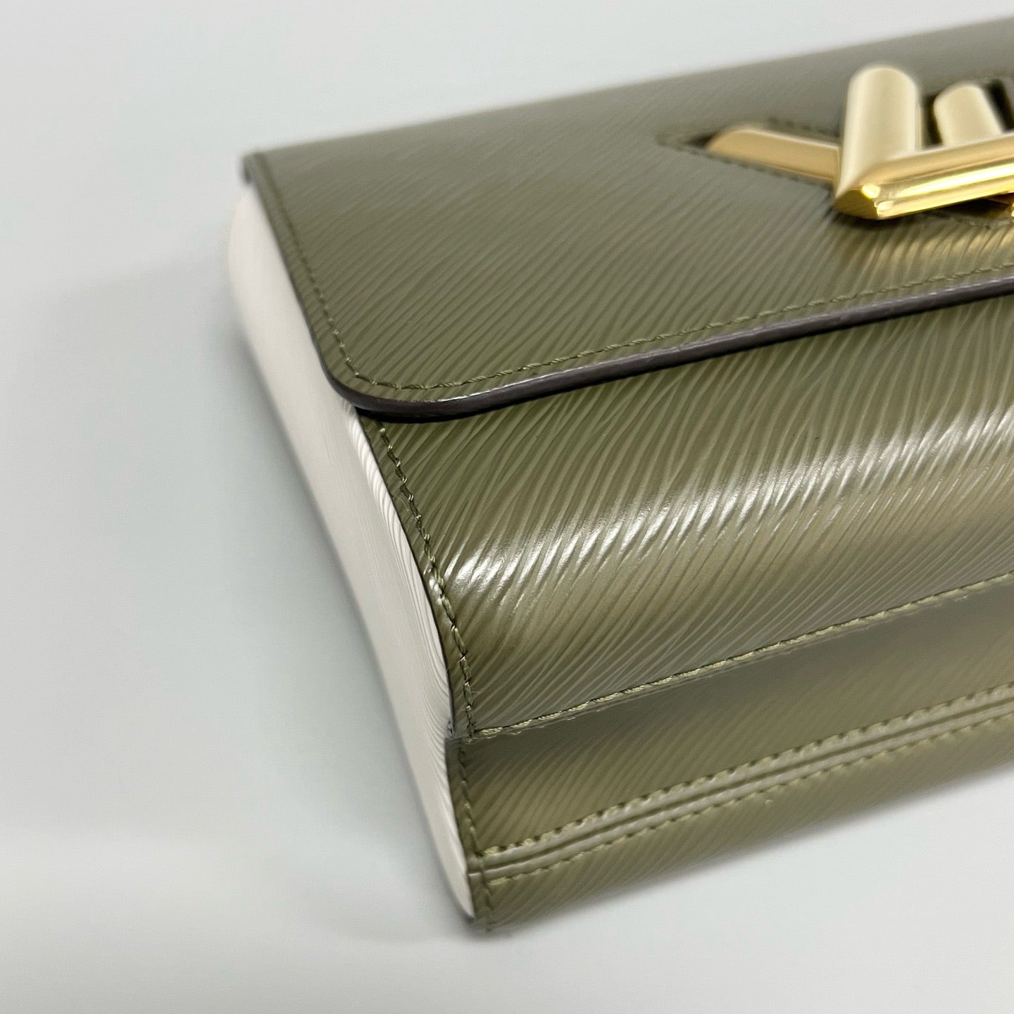 Louis Vuitton Twist Medium Shoulder Bag