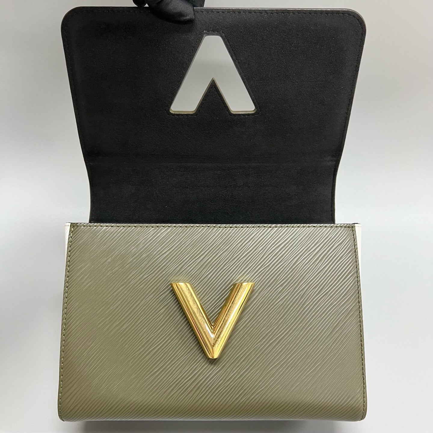 Louis Vuitton Twist Medium Shoulder Bag