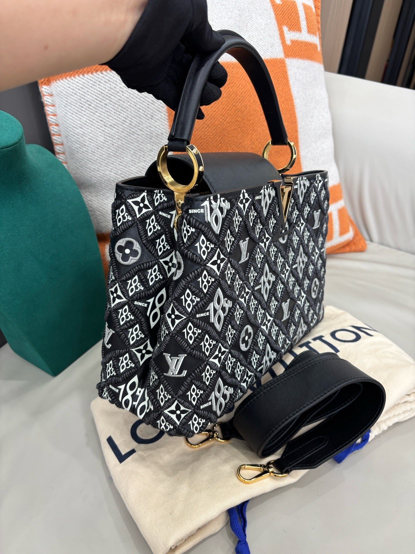 Louis Vuitton 1854 Capucines MM