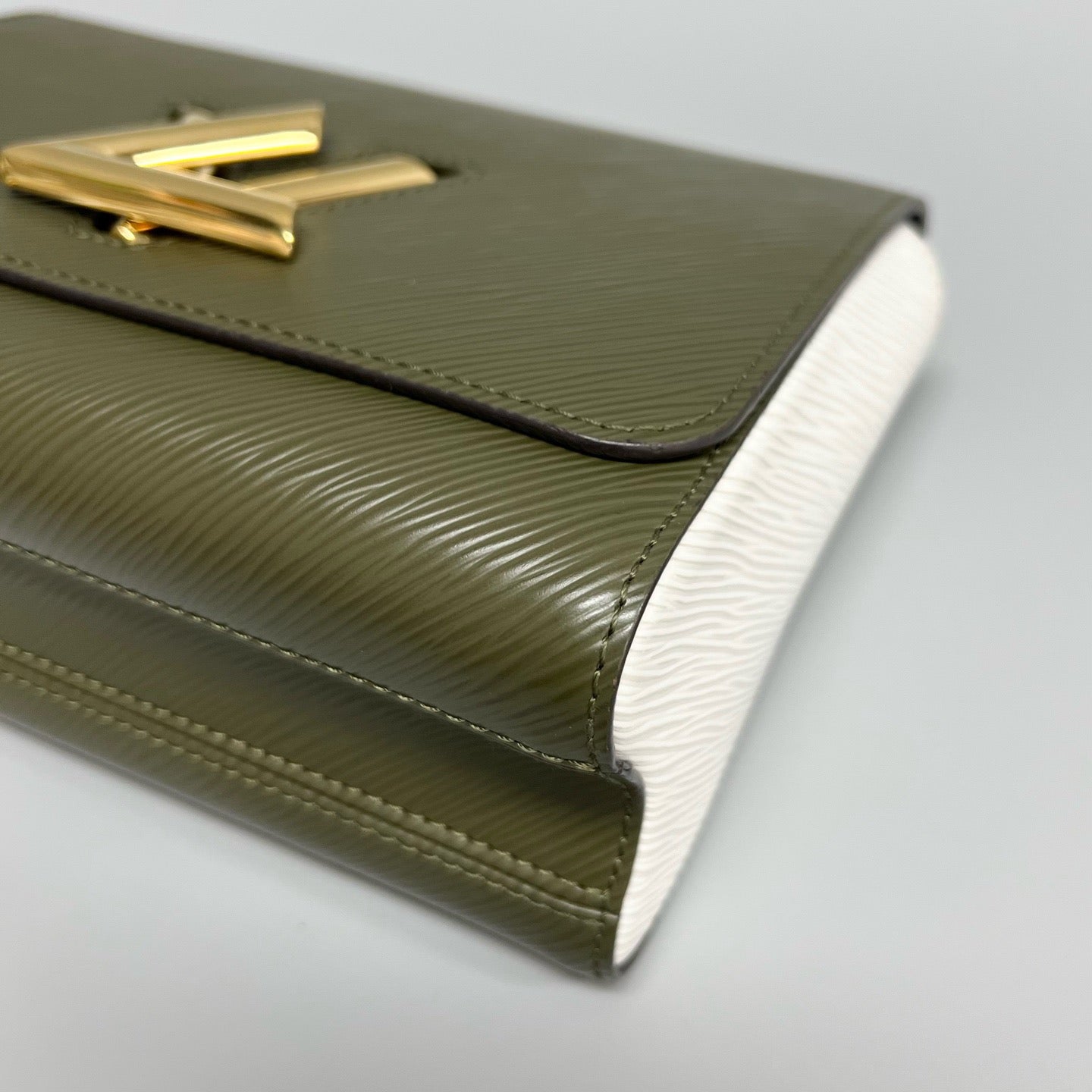 Louis Vuitton Twist Medium Shoulder Bag