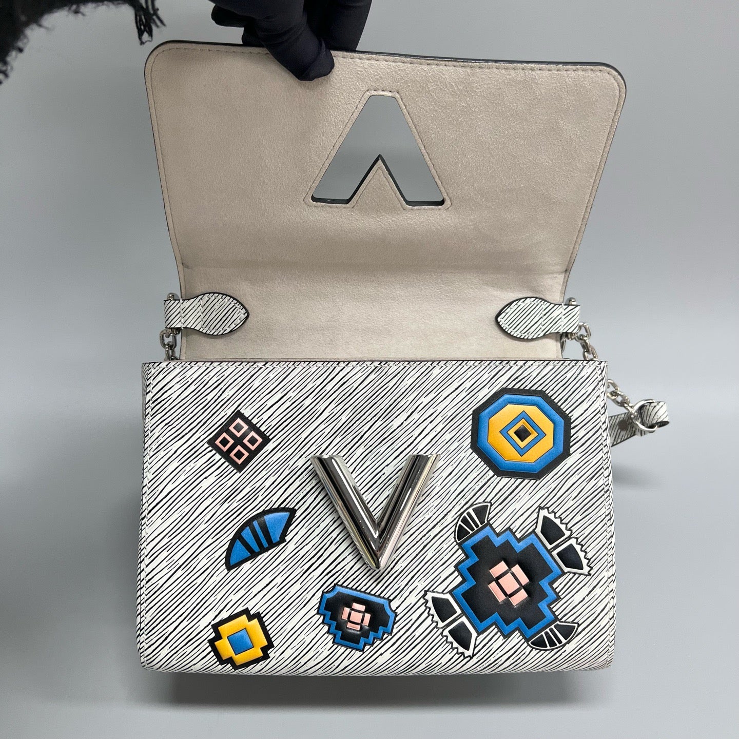 Louis Vuitton Twist Medium Chain Bag