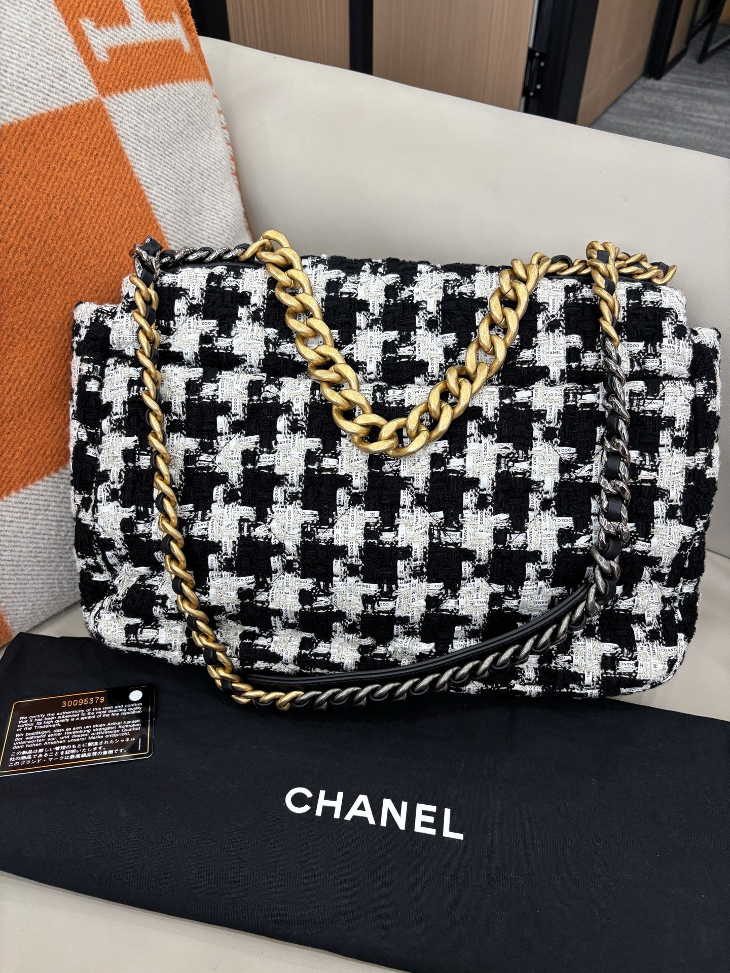 Chanel Maxi 19 Flap Bag – Houndstooth Tweed