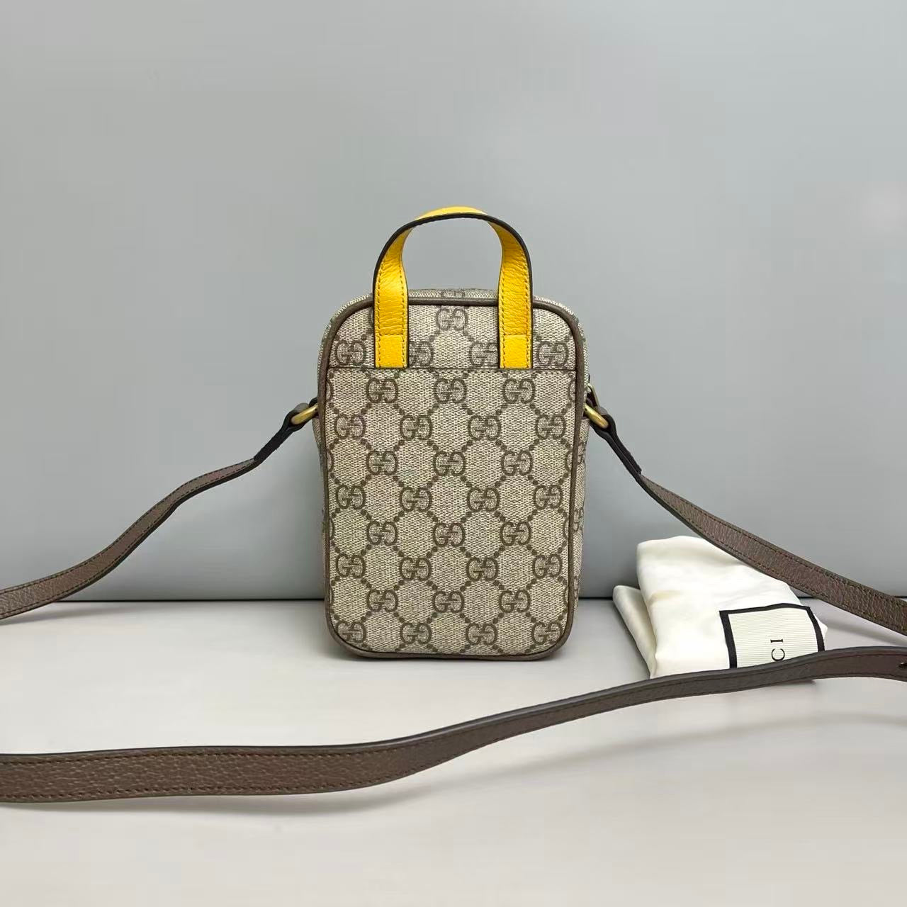 Gucci GG Supreme Tiger Head Camera Bag