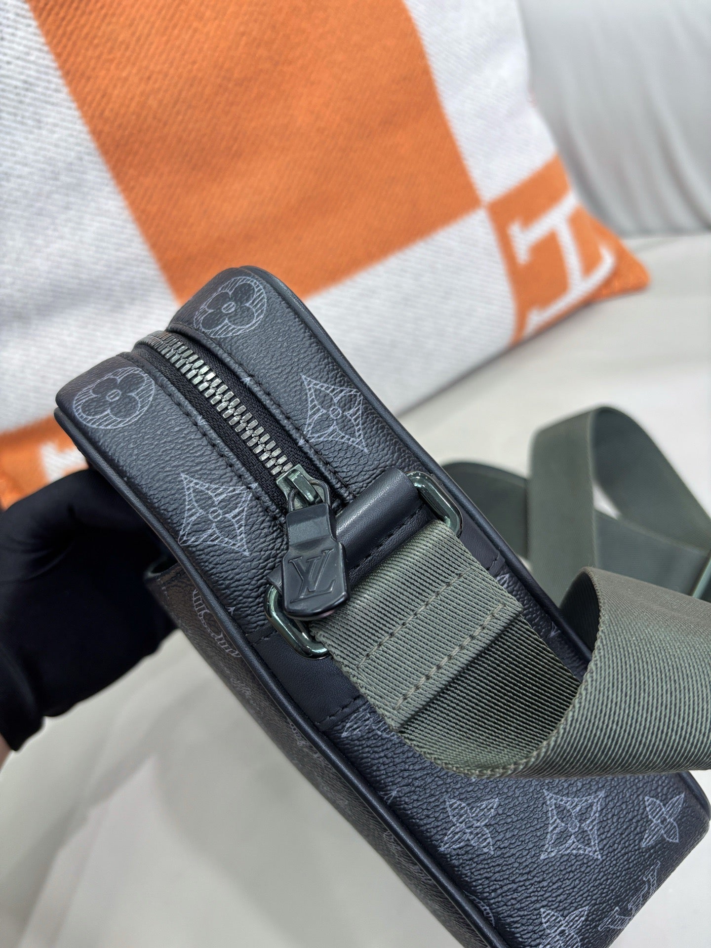 Louis Vuitton Limited Edition Vivienne Graffiti Camera Bag