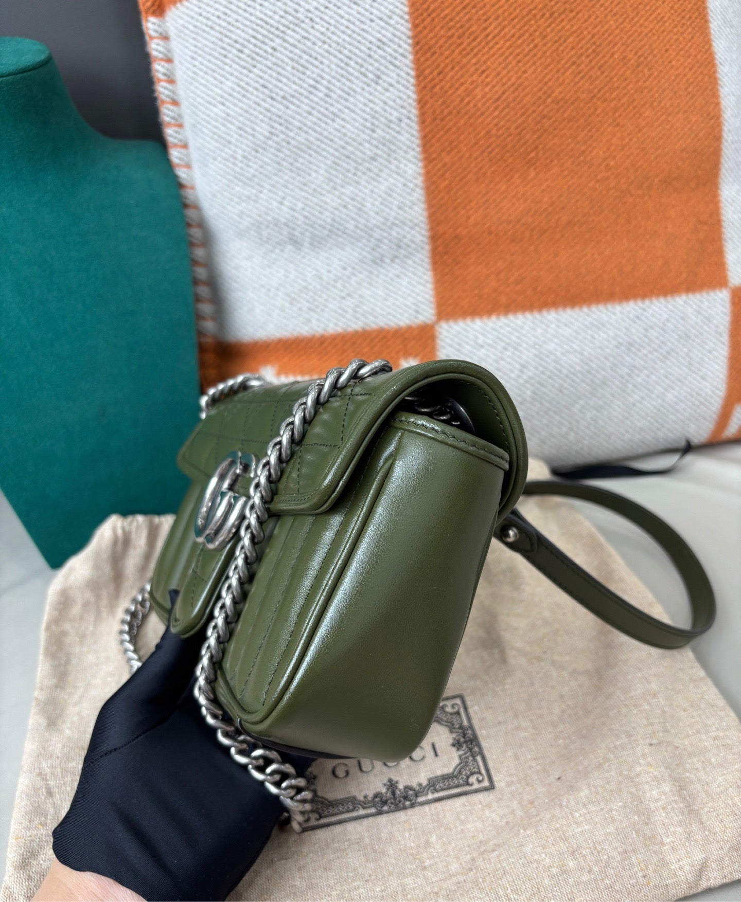 Gucci Marmont 22 Shoulder Bag