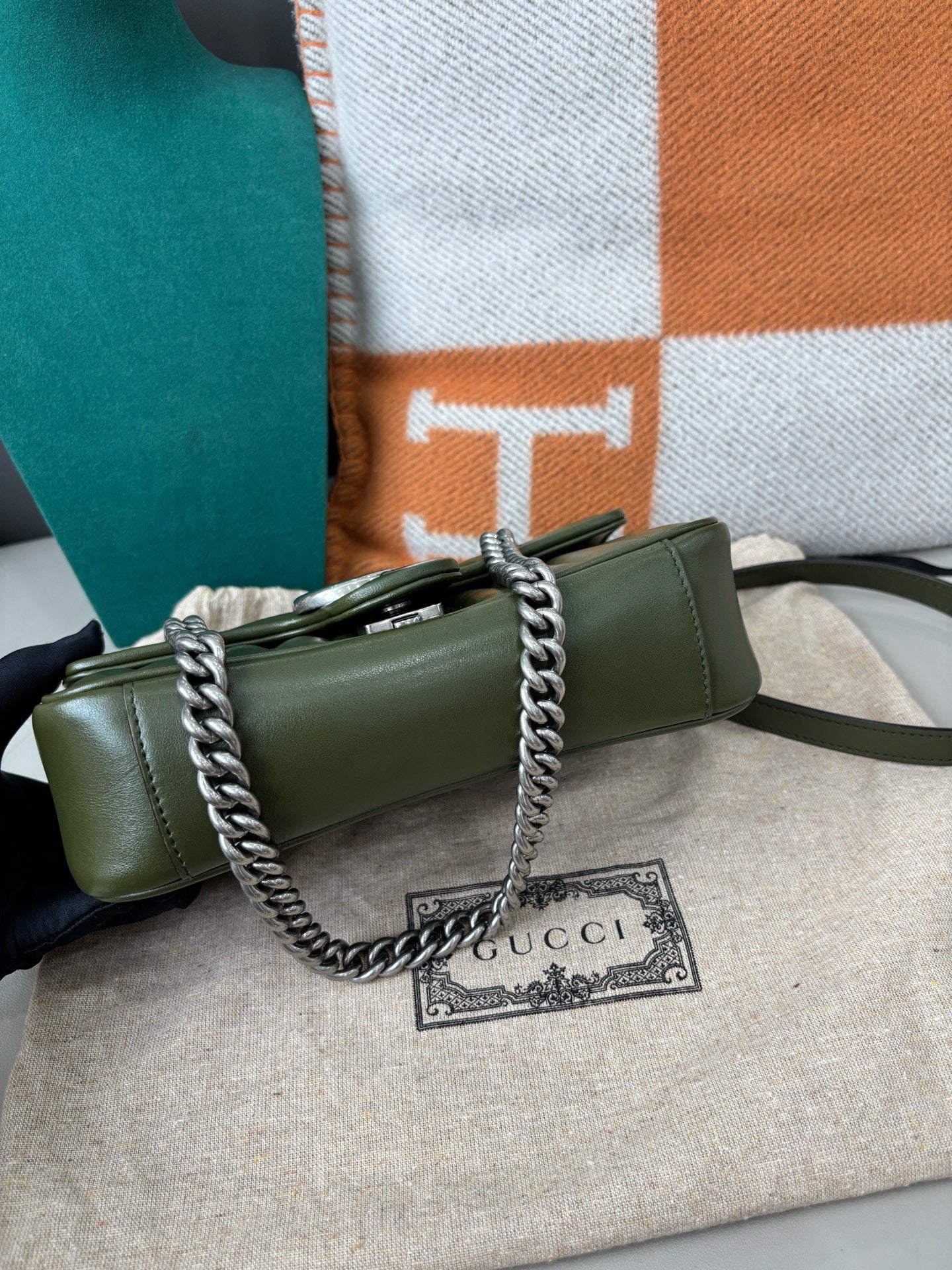 Gucci Marmont 22 Shoulder Bag