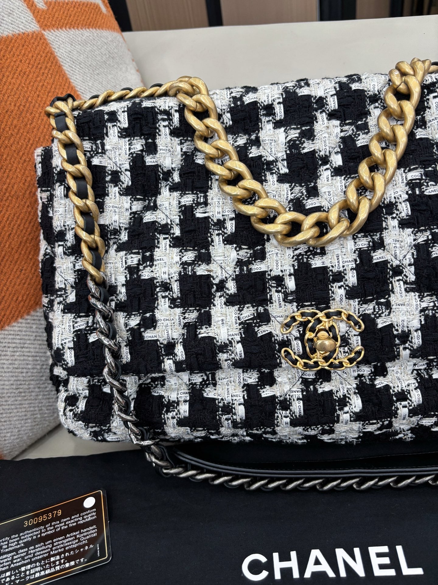Chanel Maxi 19 Flap Bag – Houndstooth Tweed
