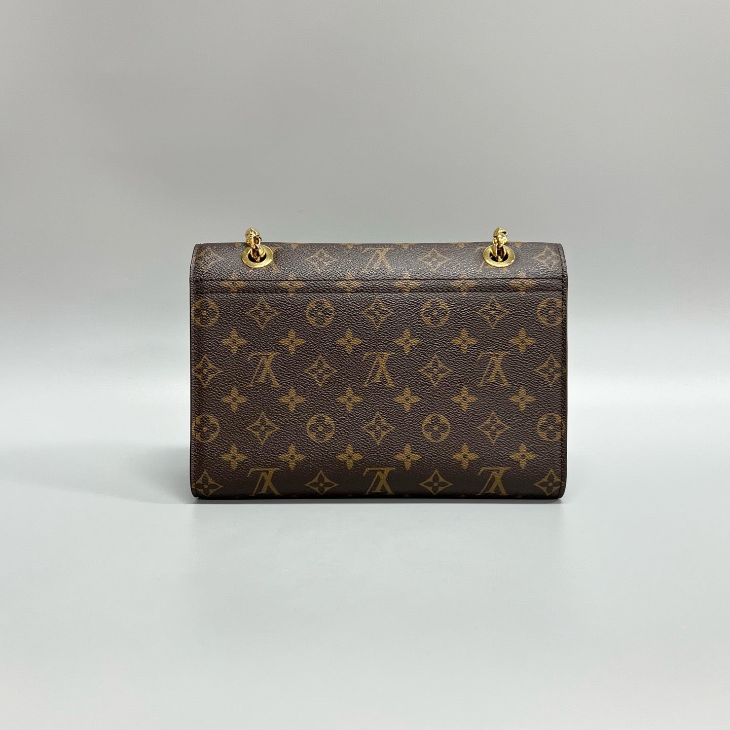 Louis Vuitton Victoire Chain Bag