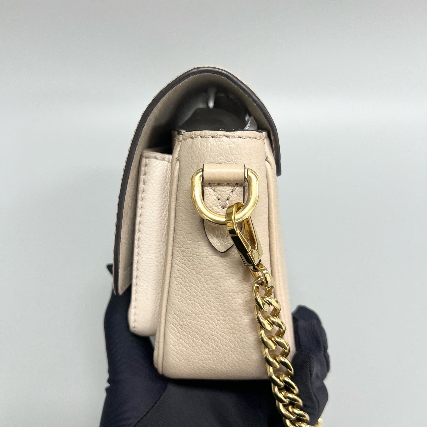 Louis Vuitton Lockme Tender