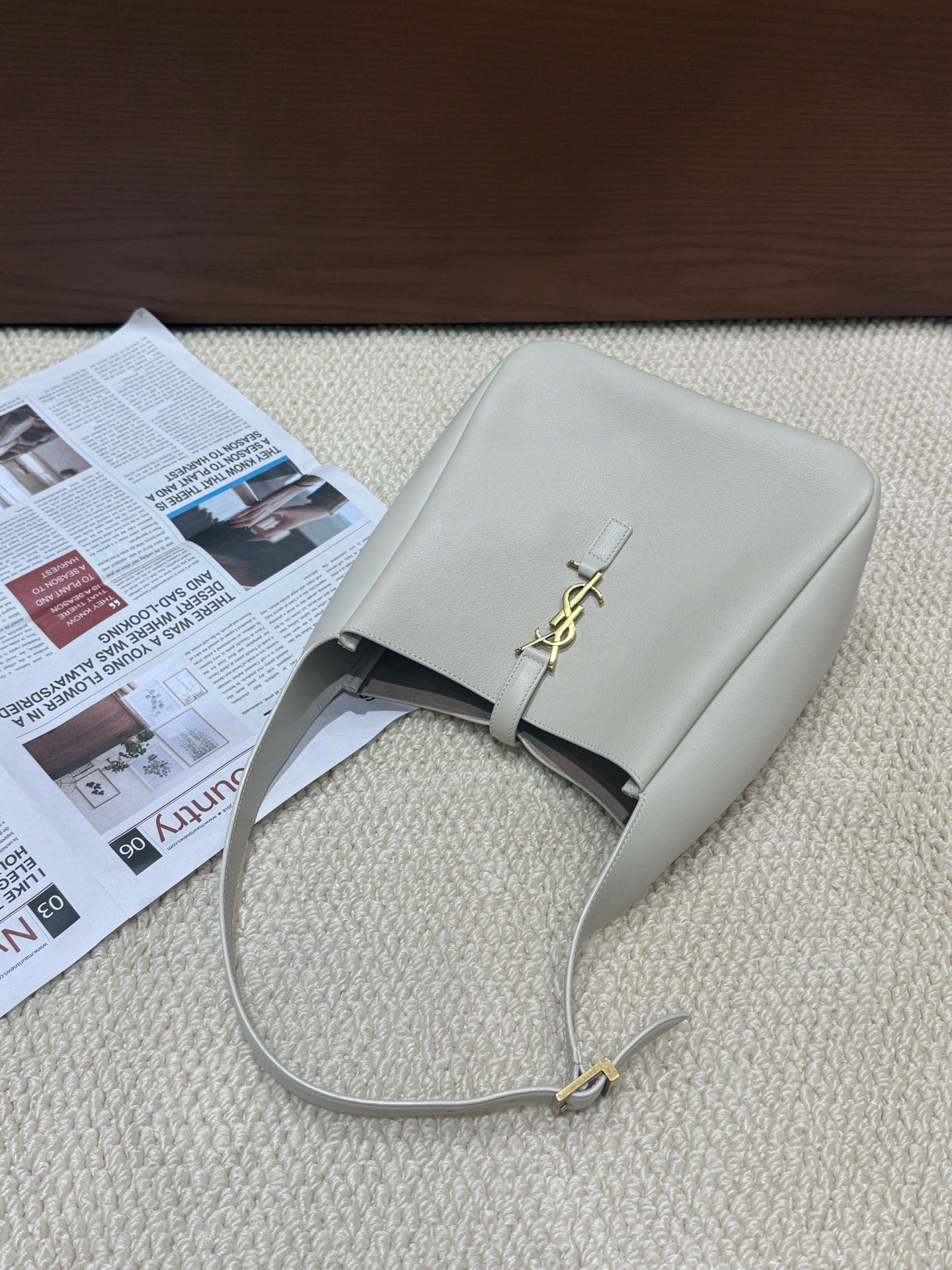 Saint Laurent Small Le 5 à 7 Hobo Bag