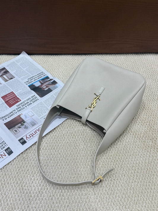 Saint Laurent Small Le 5 à 7 Hobo Bag