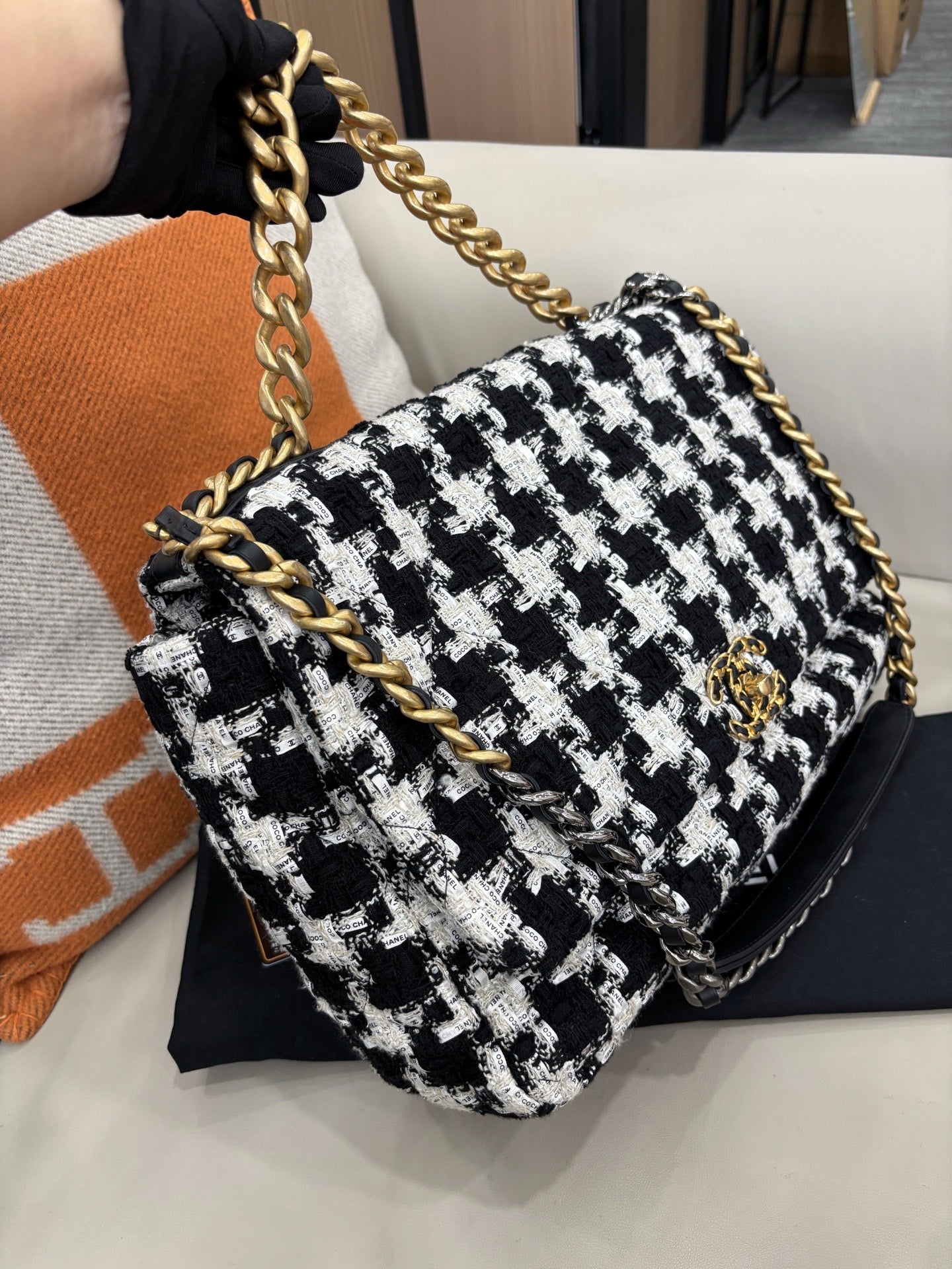 Chanel Maxi 19 Flap Bag – Houndstooth Tweed
