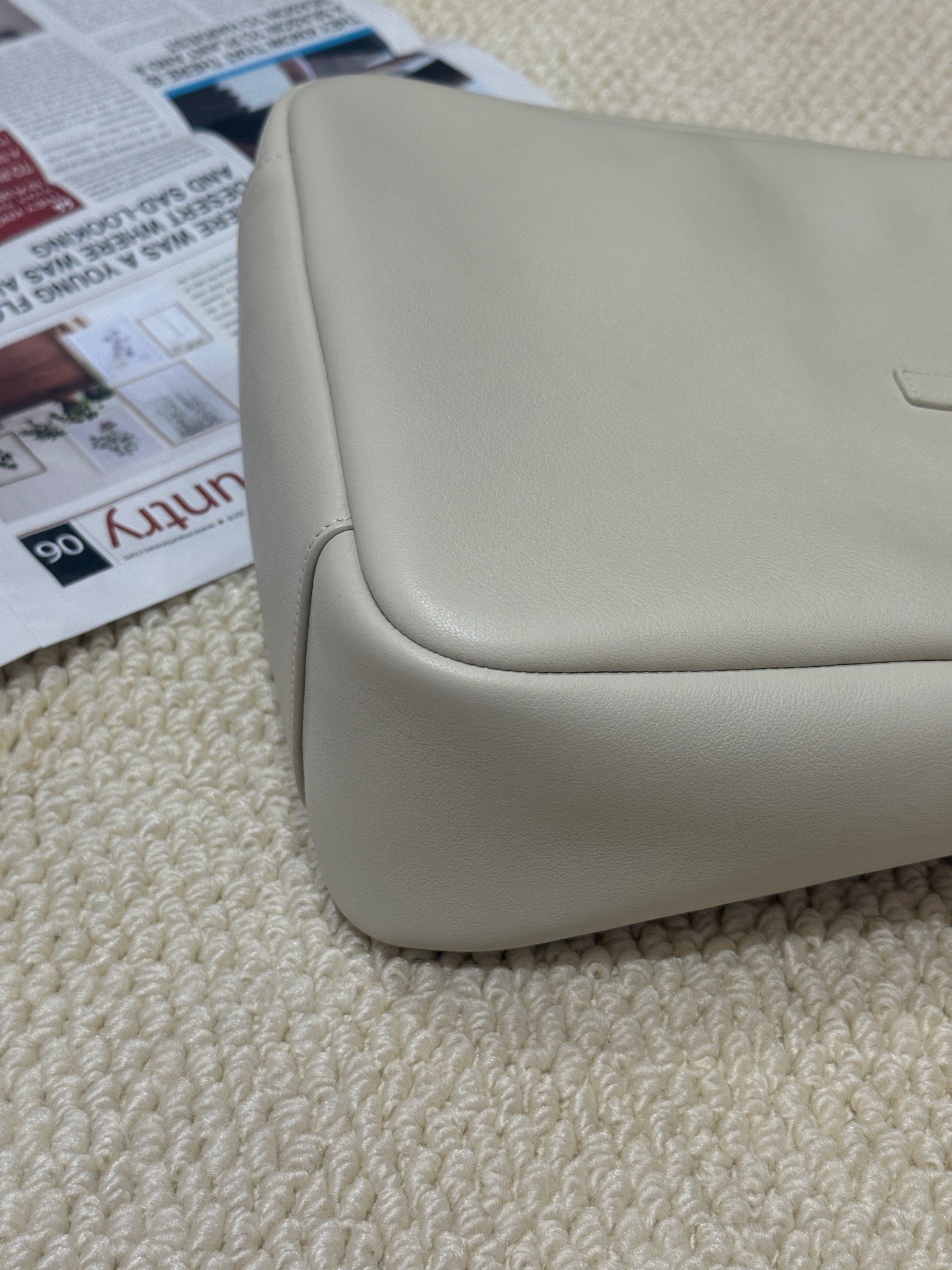 Saint Laurent Small Le 5 à 7 Hobo Bag