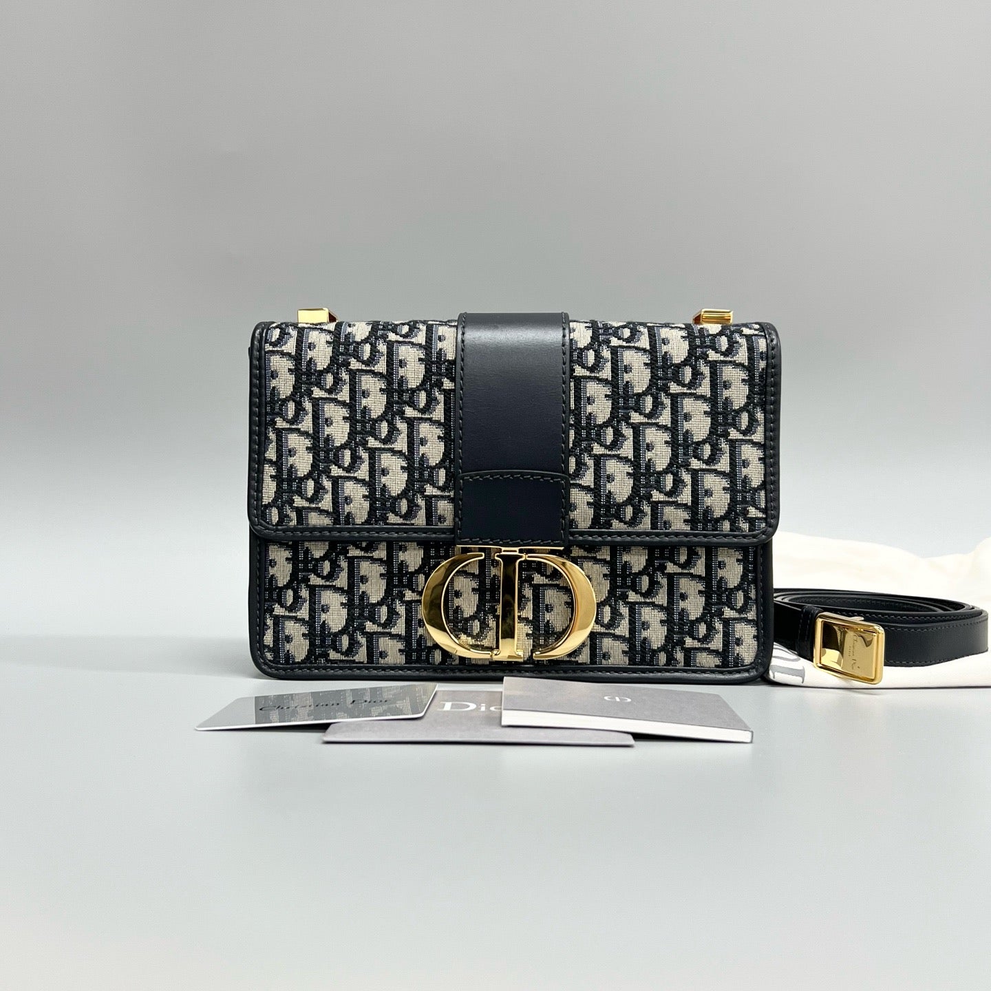 Dior 30 Montaigne – Blue Oblique