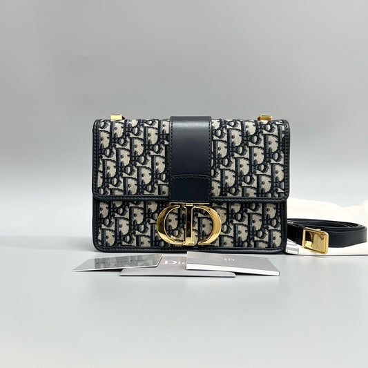 Dior 30 Montaigne – Blue Oblique