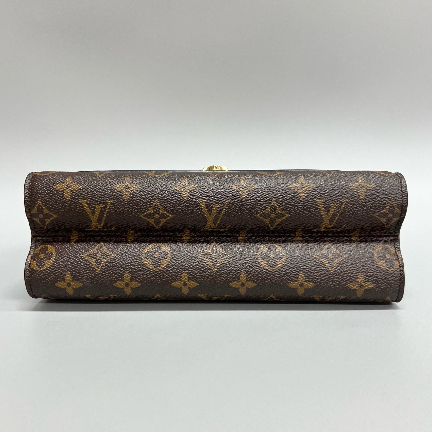 Louis Vuitton Victoire Chain Bag