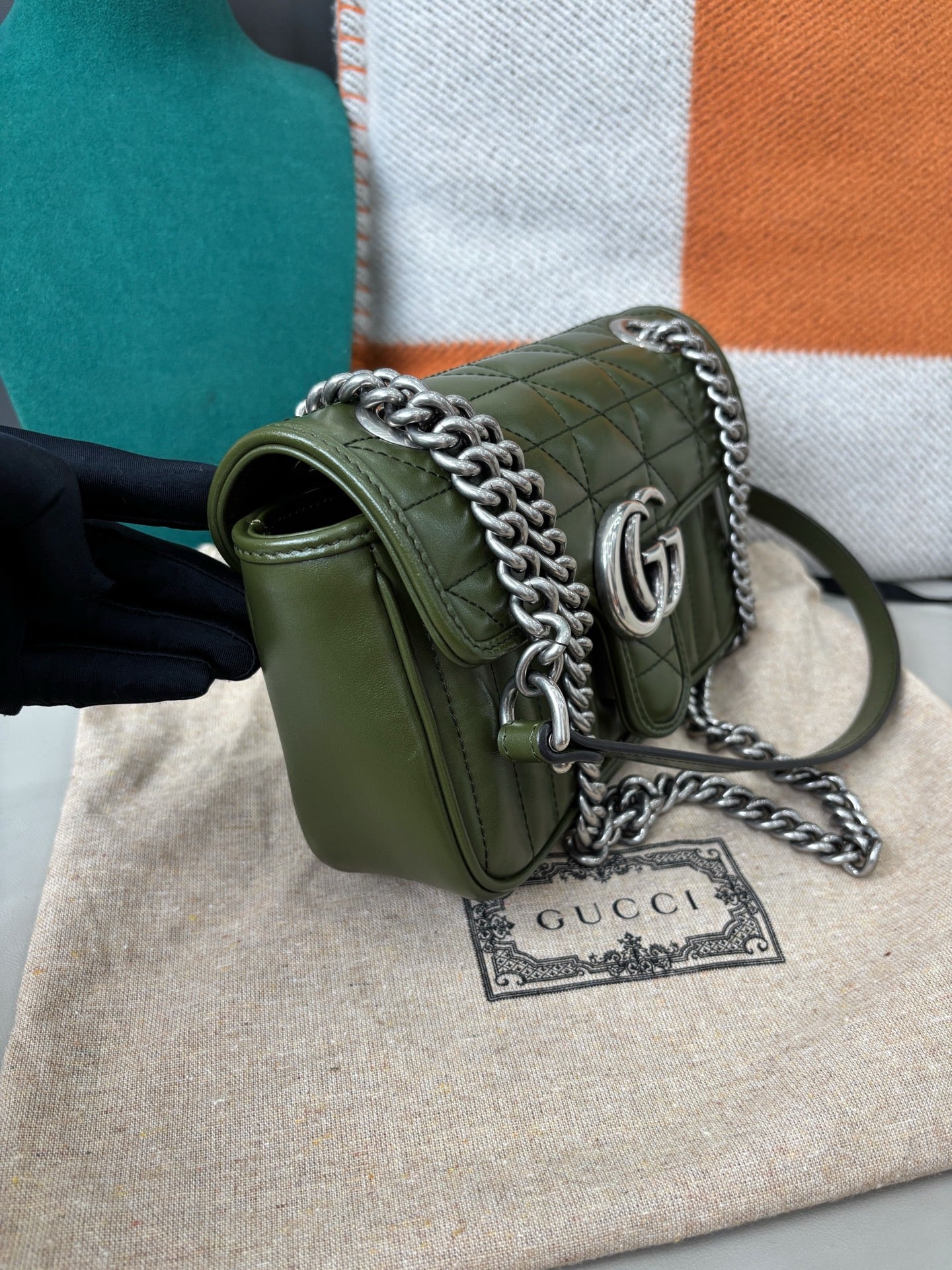 Gucci Marmont 22 Shoulder Bag