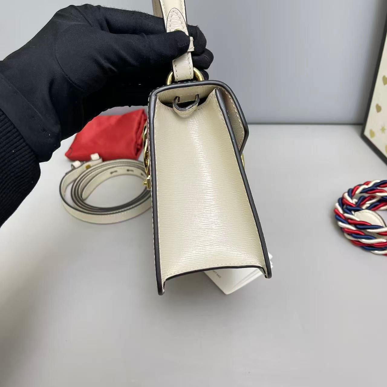 Gucci Sylvie — White Leather Heart Limited Edition