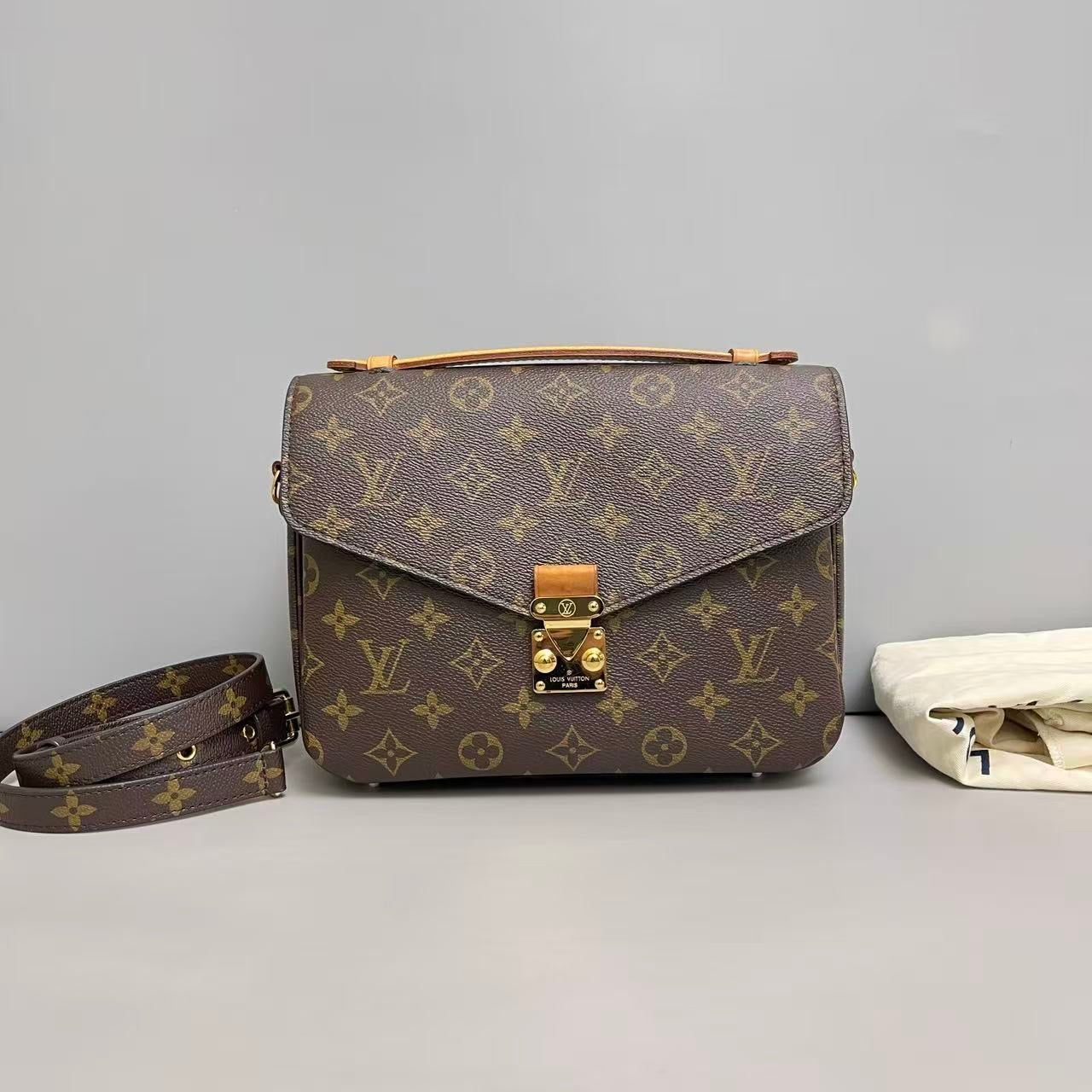 Louis Vuitton Monogram Messenger Bag