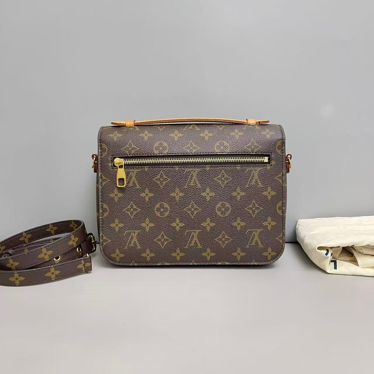 Louis Vuitton Monogram Messenger Bag