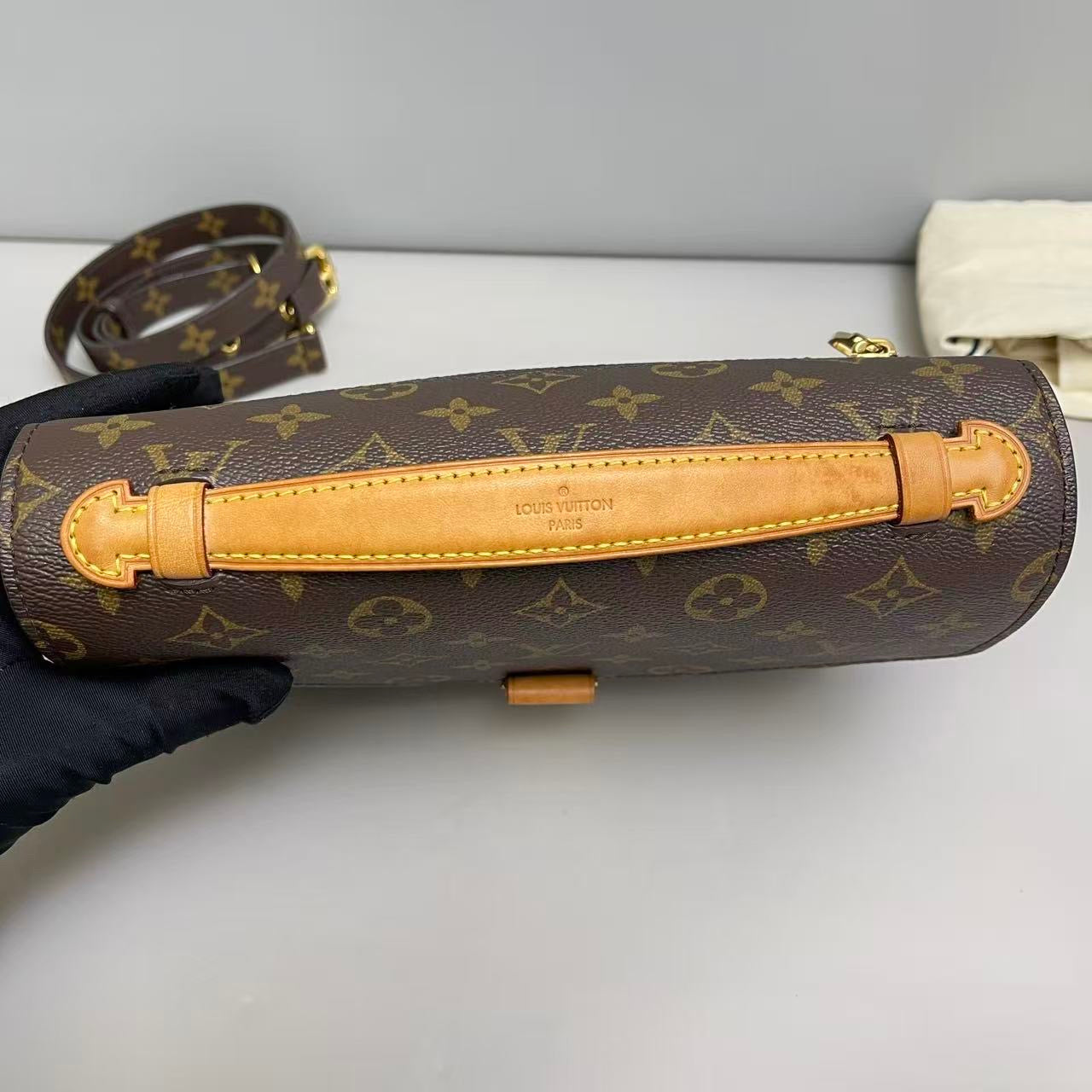 Louis Vuitton Monogram Messenger Bag