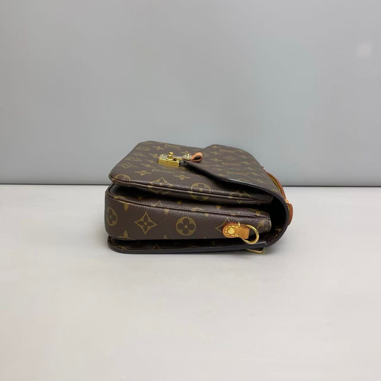 Louis Vuitton Monogram Messenger Bag