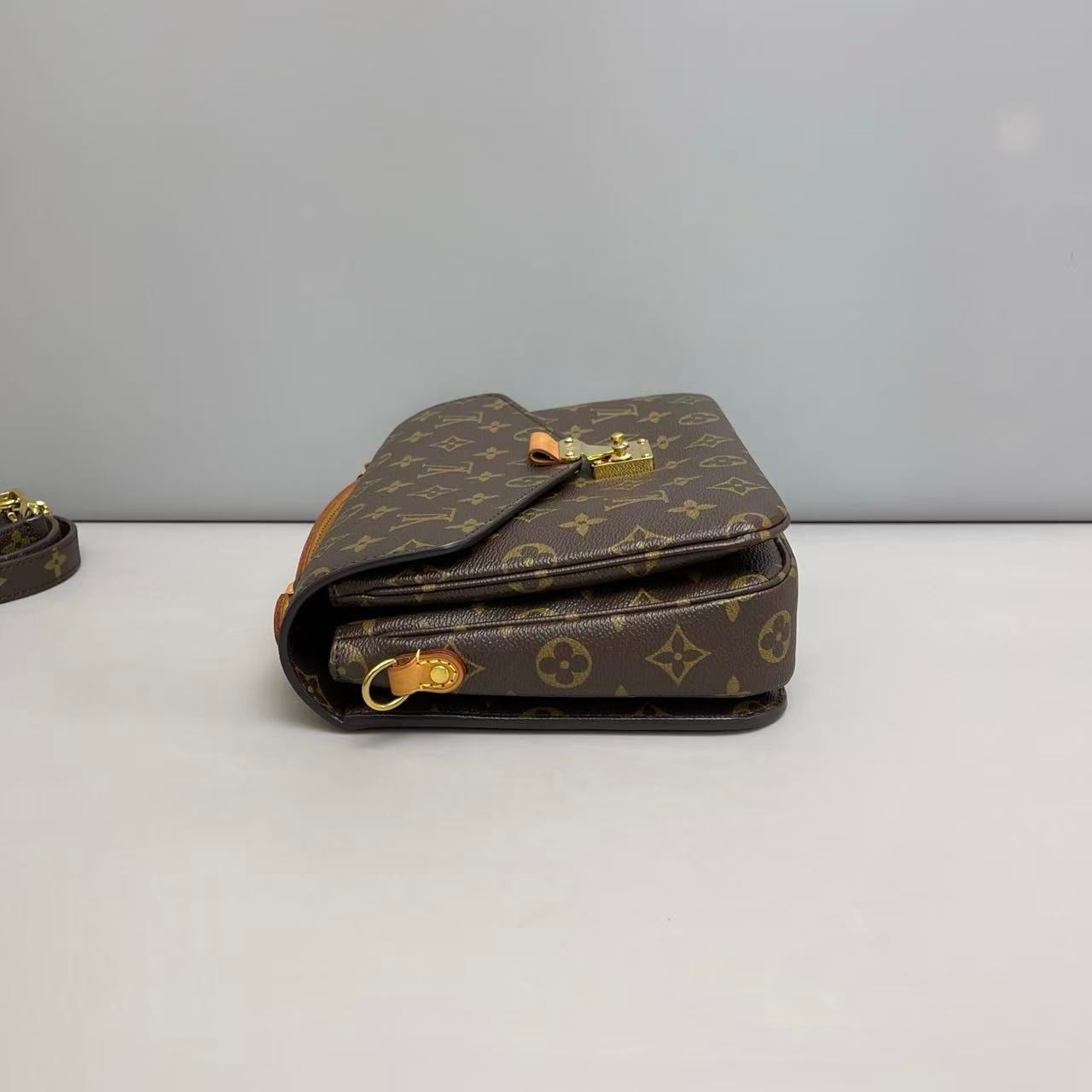 Louis Vuitton Monogram Messenger Bag
