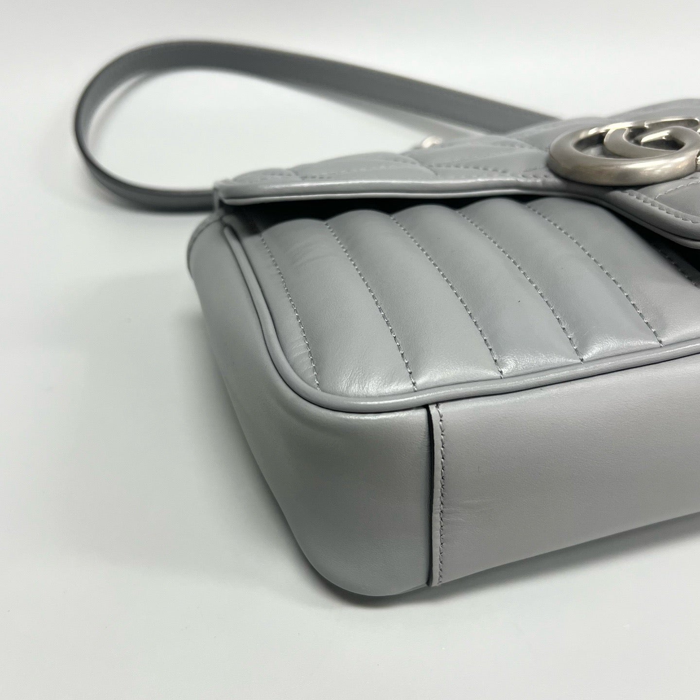 Gucci Marmont 26 Chain Bag