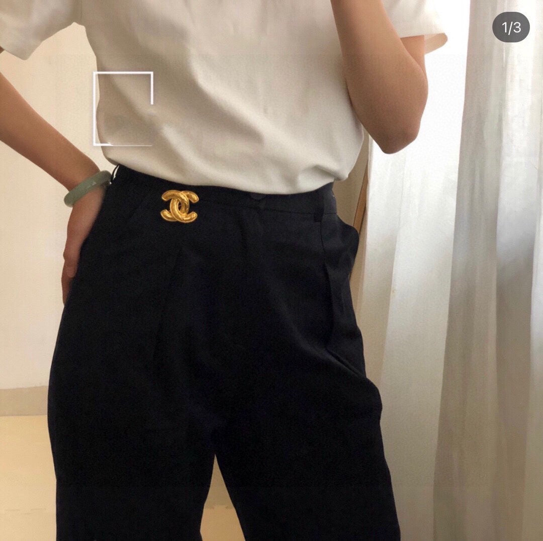 Chanel Bird Brooch – 24K Gold-Plated Quilted Design