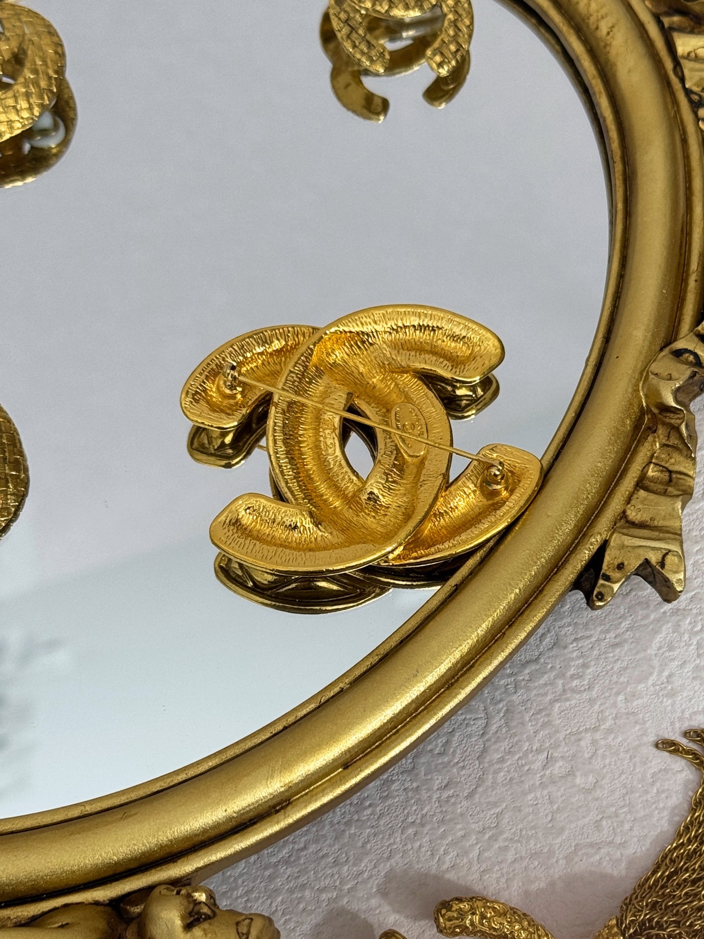 Chanel Bird Brooch – 24K Gold-Plated Quilted Design