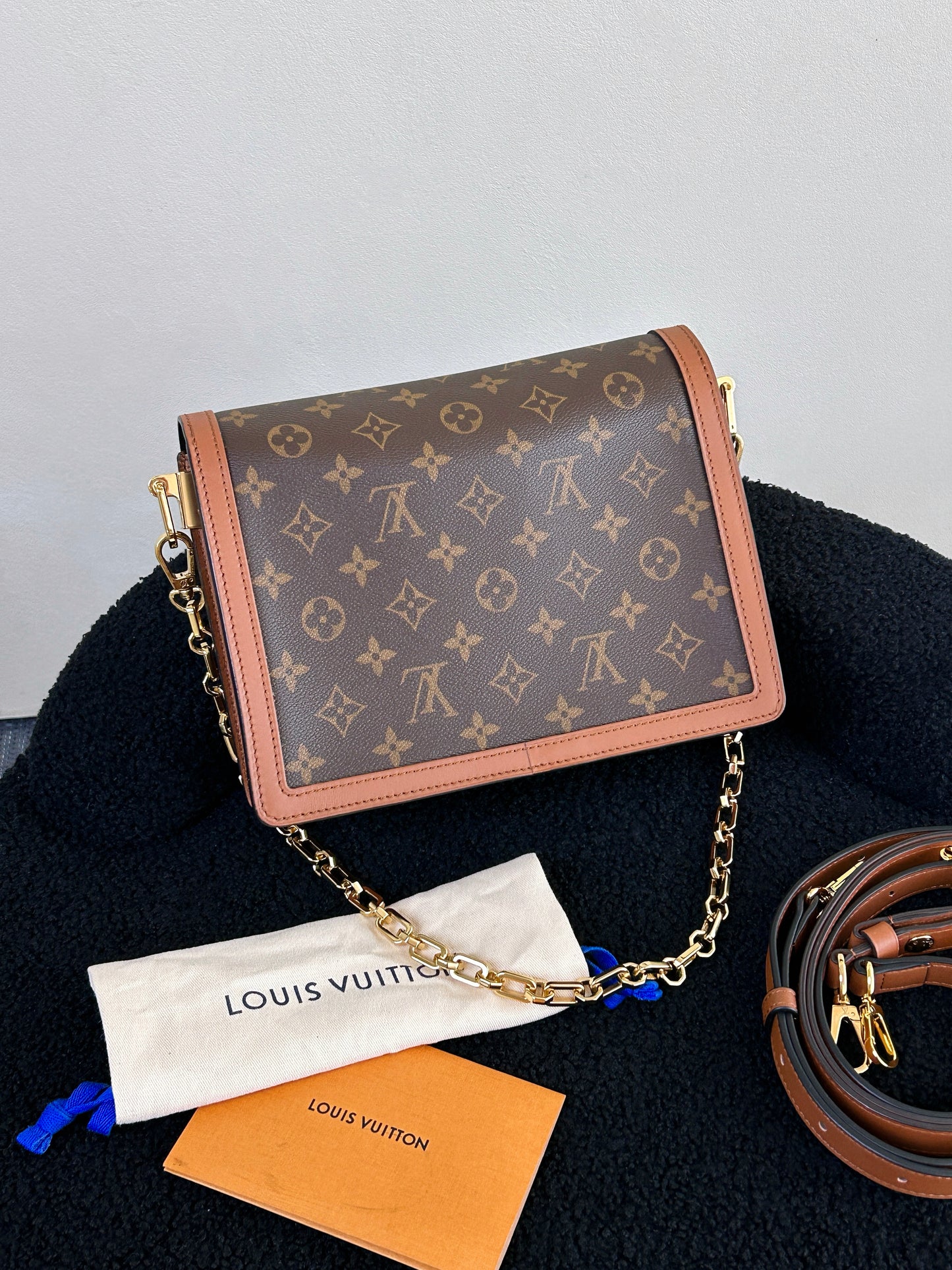 Louis Vuitton Dauphine MM — Classic Monogram