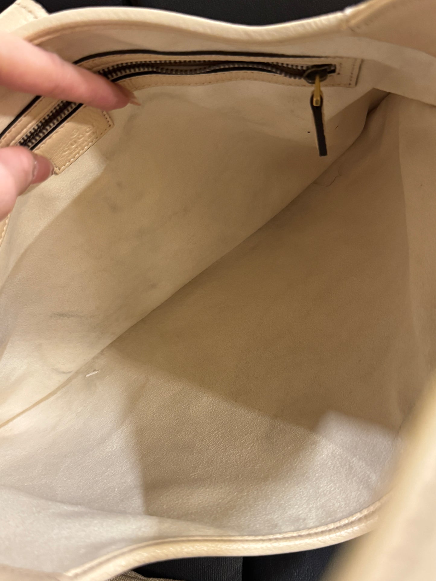 Gucci Aphrodite Hobo — Cream White Leather with Vintage Gold GG