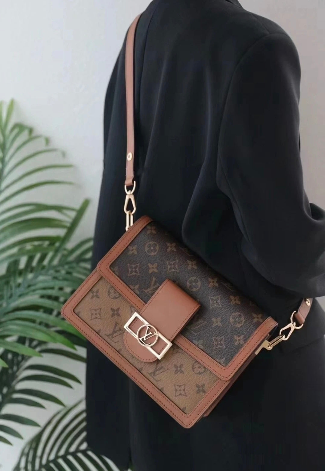 Louis Vuitton Dauphine MM — Classic Monogram